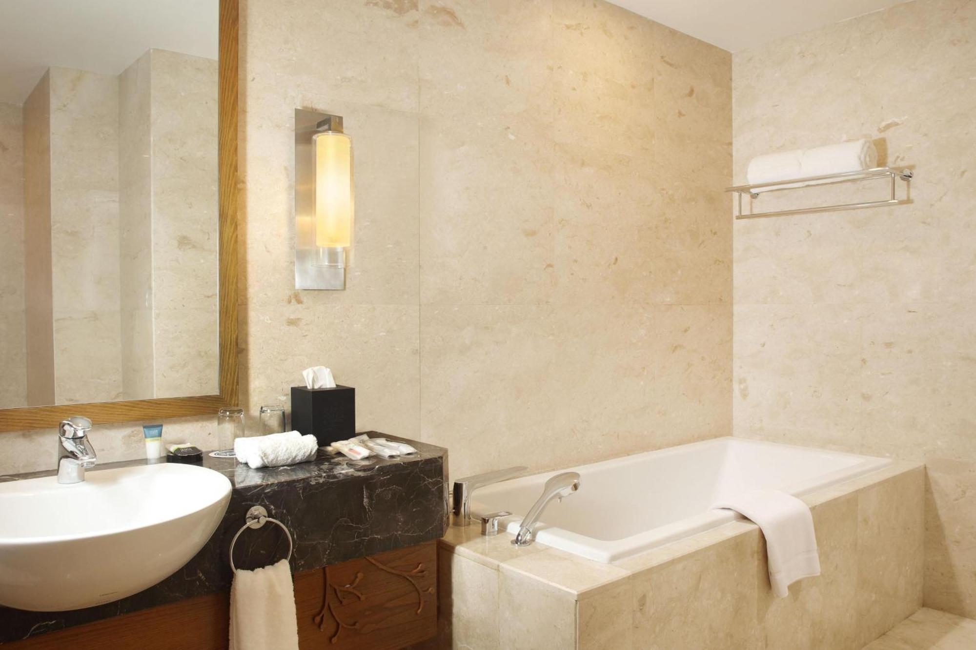 Four Points By Sheraton Manado Exterior photo
