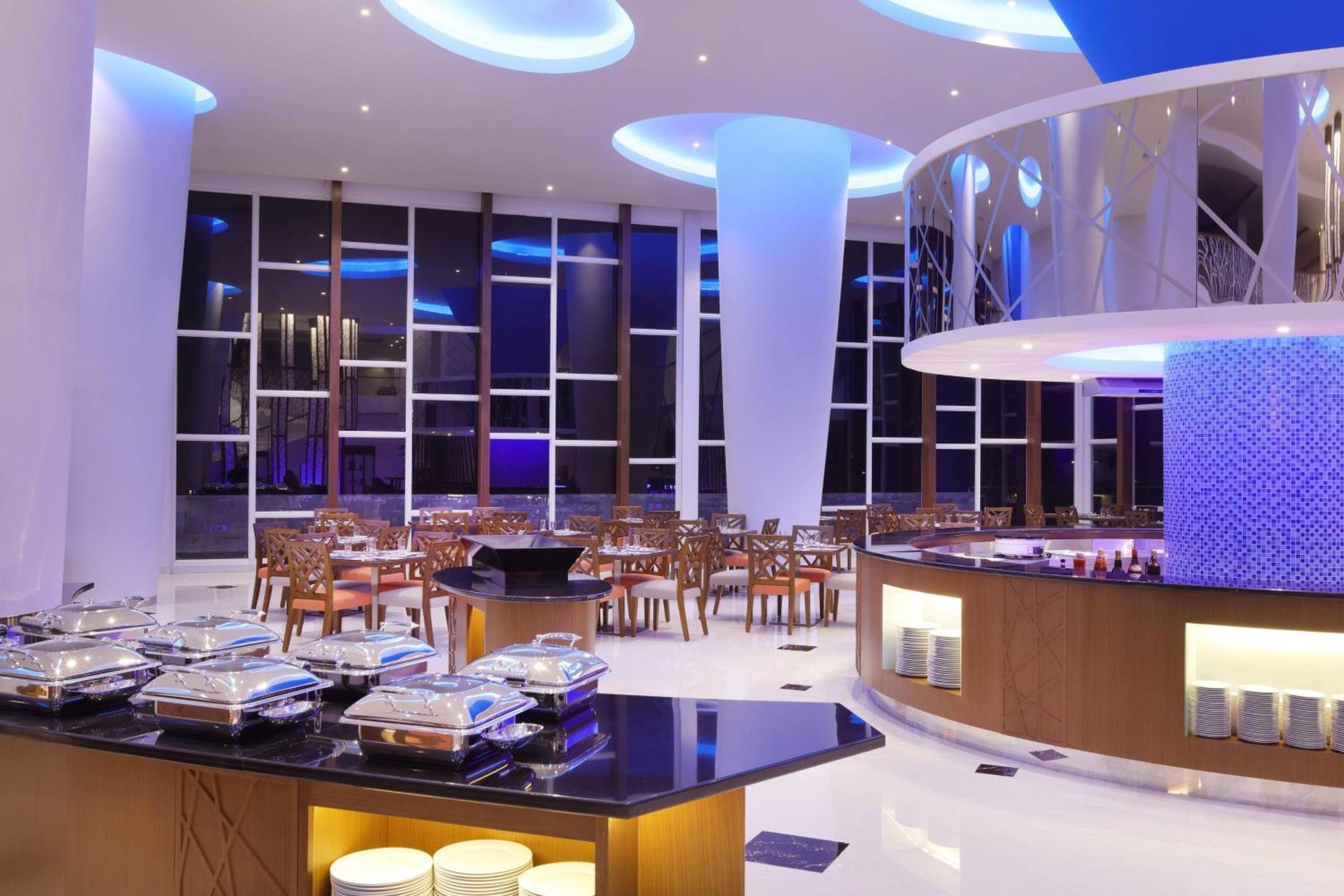 Four Points By Sheraton Manado Exterior photo