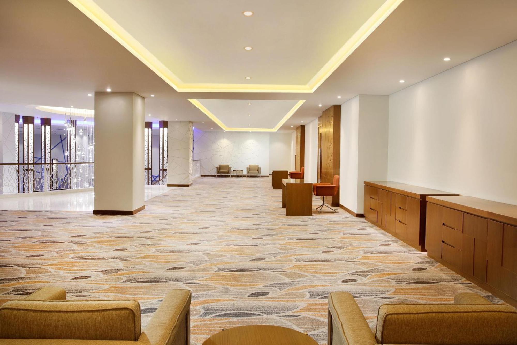 Four Points By Sheraton Manado Exterior photo